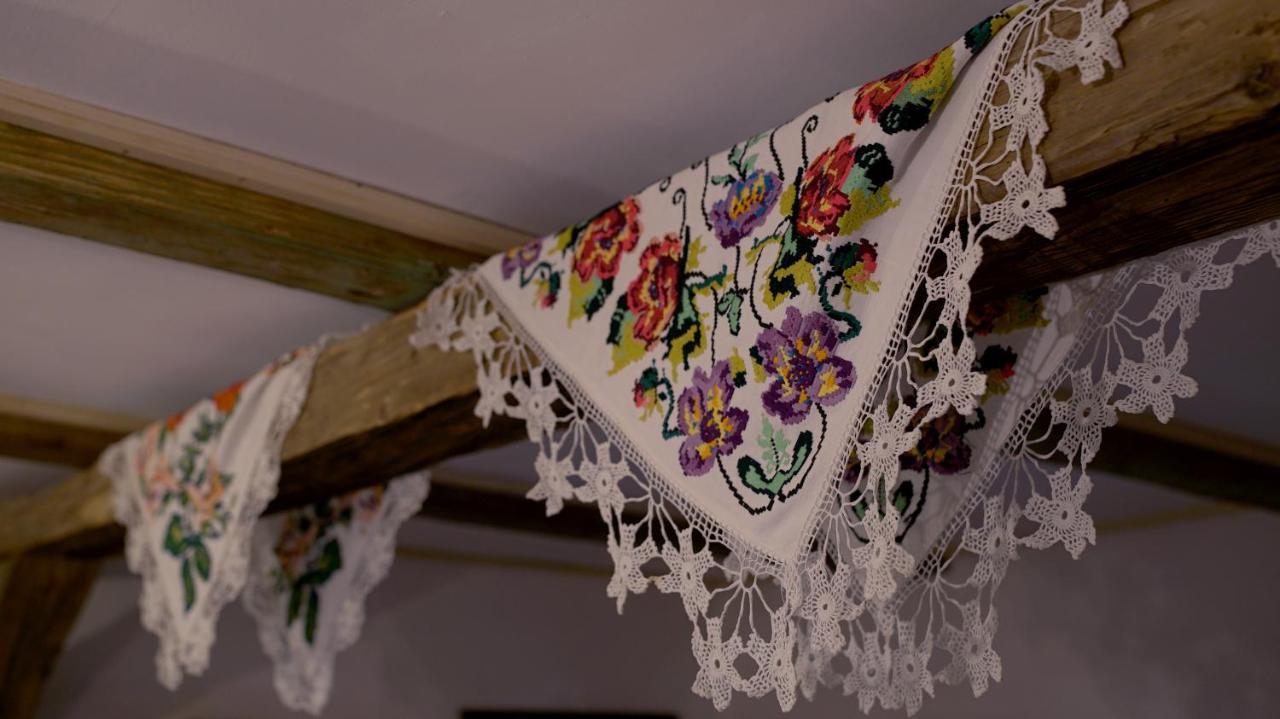 Iz De Maramures Rural Hotel (Adults Only) Surdesti  Exterior foto