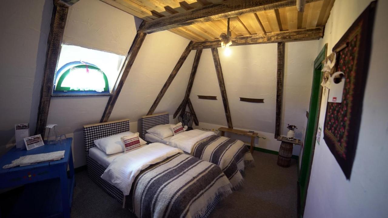 Iz De Maramures Rural Hotel (Adults Only) Surdesti  Exterior foto