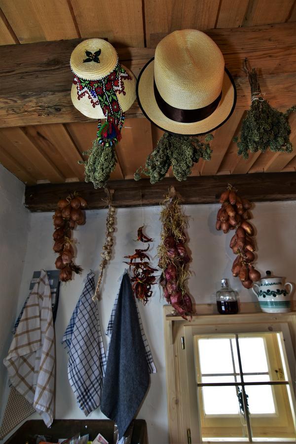 Iz De Maramures Rural Hotel (Adults Only) Surdesti  Exterior foto