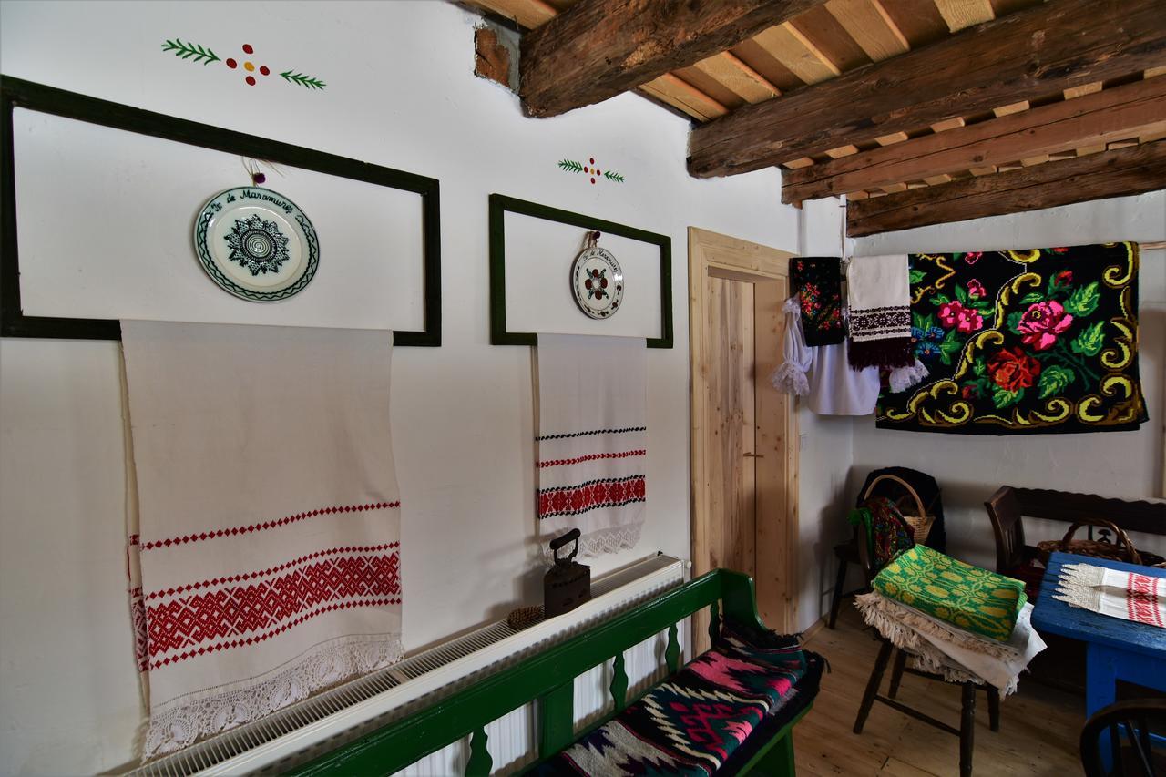 Iz De Maramures Rural Hotel (Adults Only) Surdesti  Exterior foto